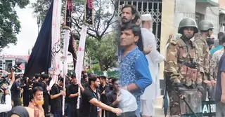 ধর্মীয় ভাবগাম্ভীর্যে পালিত হচ্ছে পবিত্র আশুরা